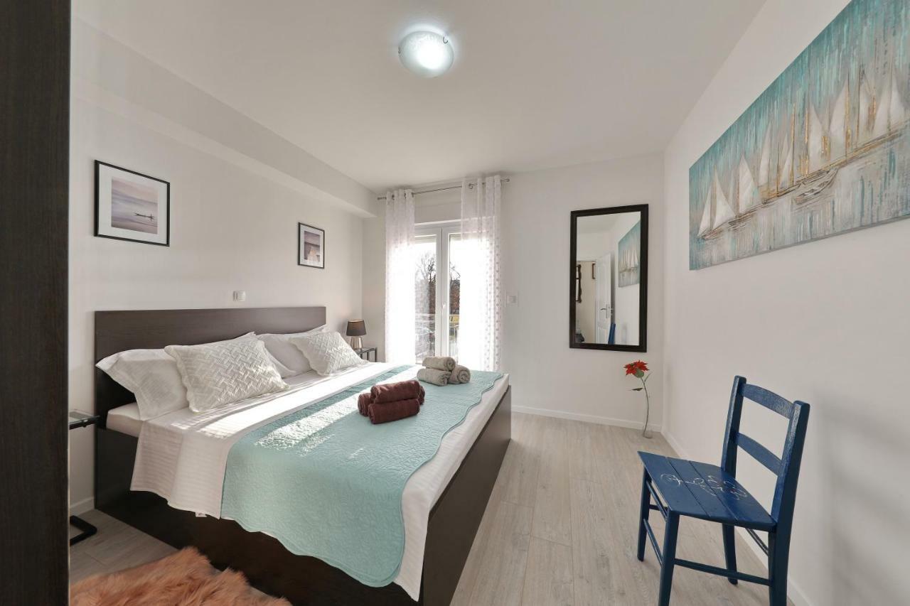 Holiday Home Hrast Debeljak Luaran gambar